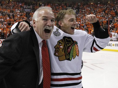 Tréner víťazov Quenneville a šťastný strelec Kane