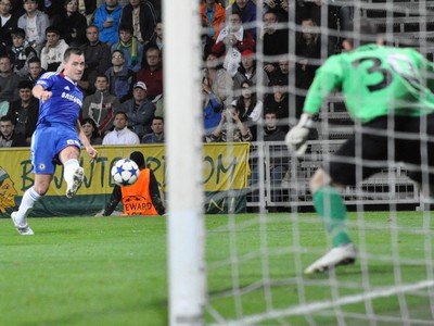 John Terry ohrozuje Martina Dúbravku