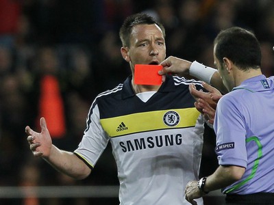 Chelsea sa teší z postupu do finále, Terry si ho však po vylúčení na Nou Campe nezahrá