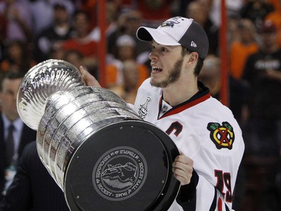 Kapitán Toews s trofejou