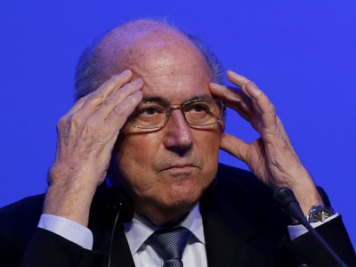 Chytať si hlavu musí Joseph Blatter, keď počuje o plánoch Rusov