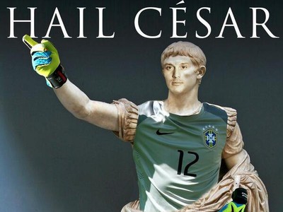 Brazílsky futbalový brankár Júlio César sa stal hrdinom rozstrelu