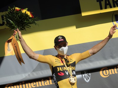 Wout Van Aert z tímu Jumbo-Visma sa teší po triumfe v 7. etape 107. ročníka Tour de France