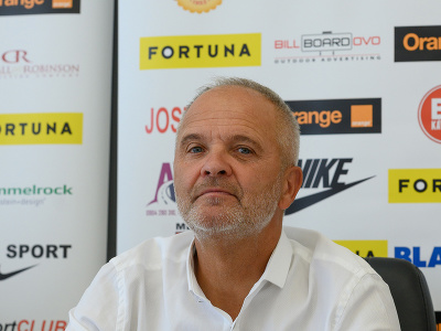 Tréner Juraj Jarábek počas tlačovej konferencie ŠKF Sereď pred štartom novej sezóny Fortuna ligy