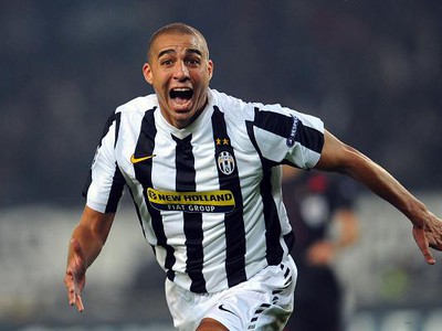 David Trezeguet oslavuje gól na 1:0