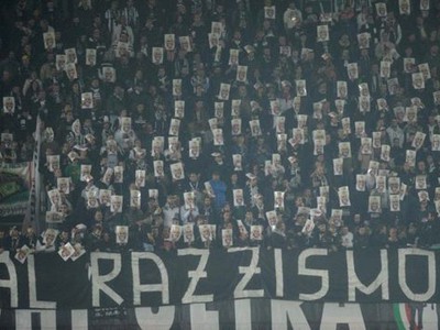Juventus za rasistické správanie
