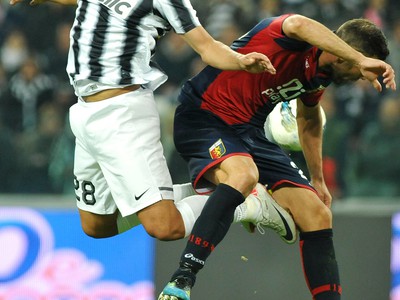 Marcelo Estigarribia a Miguel Veloso