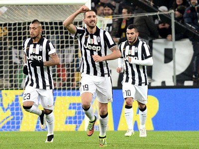 Leonardo Bonucci (v strede) oslavuje gól