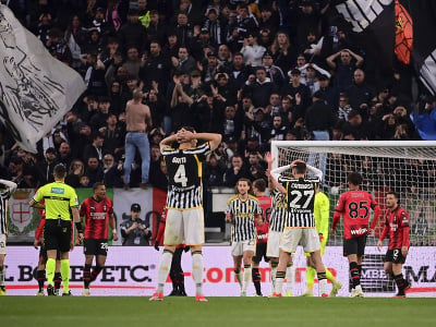 Hráči Juventusu reagujú na zahodenú šancu
