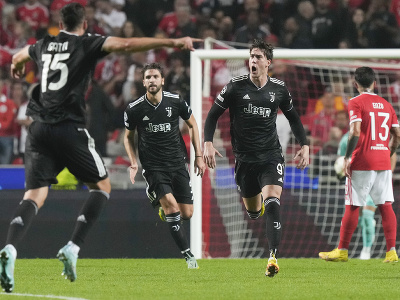 Dušan Vlahovič sa teší po strelení gólu v zápase Benfica Lisabon - Juventus Turín