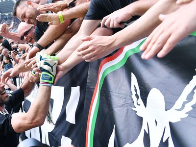 Legendárny Gianluigi Buffon sa po poslednom zápase dojemne lúčil s fanúšikmi Juventusu