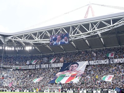 Legendárny Gianluigi Buffon sa po poslednom zápase dojemne lúčil s fanúšikmi Juventusu