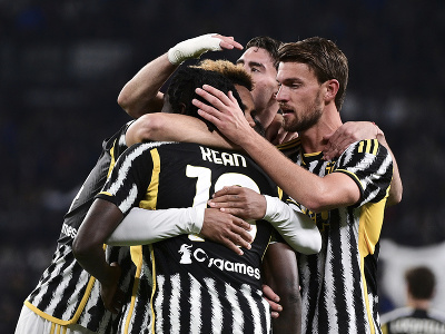 Hráči Juventusu Turín oslavujú gól