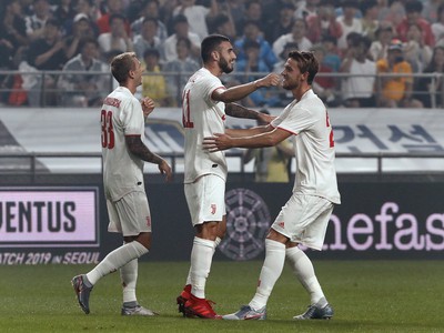 Hráči Juventusu Turín počas exhibičného zápasu proti Výberu hviezd juhokórejskej ligy