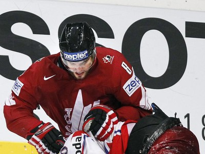 Brent Burns sa zaplietol do šarvátky