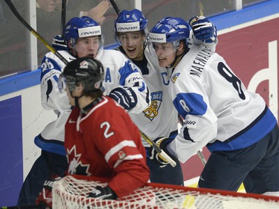 Fínski hokejisti na MS 20 sa tešia z gólu do siete Kanady