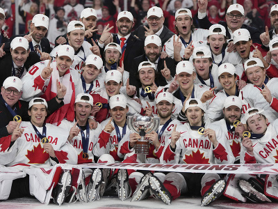 Hokejisti domácej Kanady vybojovali