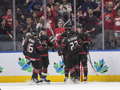 Hokejisti Kanady sa tešia z gólu