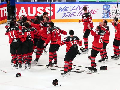 Hokejisti Kanady sa radujú z titulu majstra sveta