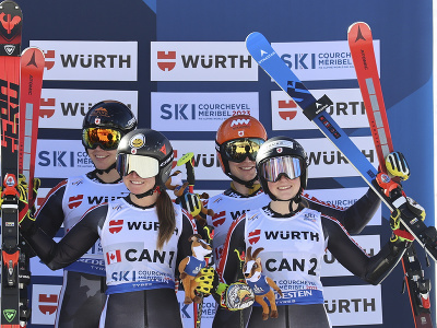 Kanadský tím sa teší z bronzovej medaily na MS v lyžovaní