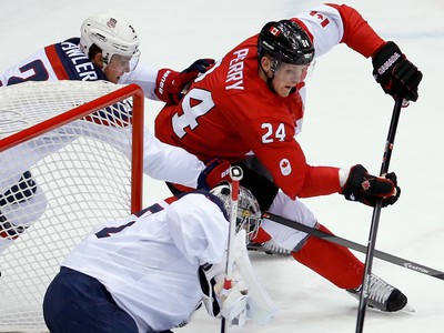 Kanada po výhre nad USA postúpila do finále hokejového turnaja v Soči