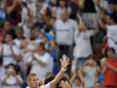 Karim Benzema sa teší z gólu proti Rosenborgu Trondheim