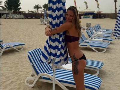 Česká tenisová kráska Karolína Plíšková na sociálnej sieti rada zverejňuje sexi fotky z dovoleniek, kde vystavuje na obdiv svoje vyšportované krivky