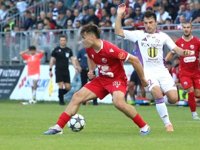 Na snímke zľava Viktor