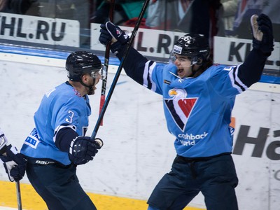 Radosť hráčov HC Slovan Bratislava po strelení vedúceho gólu