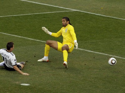 Klose prekonáva Jamesa