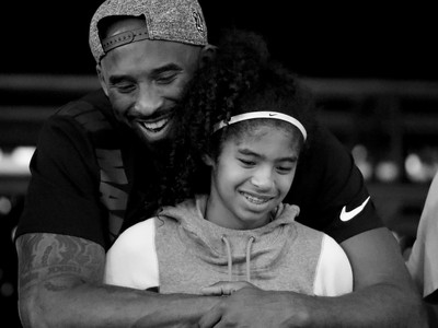 Kobe Bryant s dcérkou Giannou tragicky zahynuli