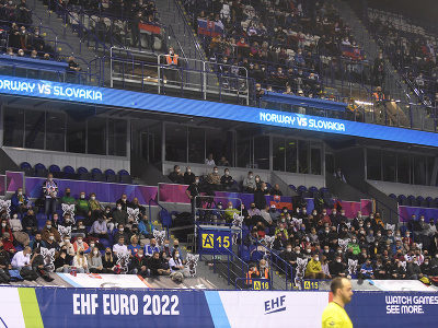 Na snímke diváci v Steel Aréne počas zápasu F-skupiny majstrovstiev Európy v hádzanej mužov 2022 Nórsko - Slovensko v Košiciach