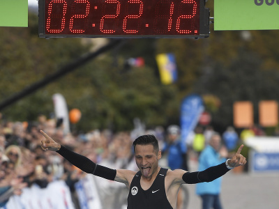 Najrýchlejší slovenský maratónec Marek Hladík v cieli Medzinárodného maratónu mieru v Košiciach