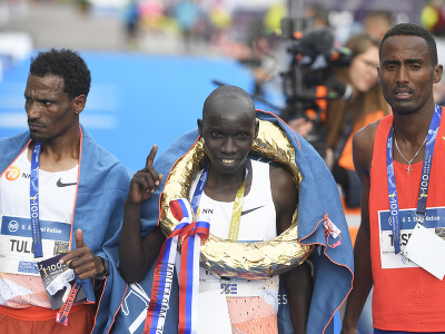 Keňan Philemon Rono zvíťazil na jubilejnom 100. ročníku Medzinárodného maratónu mieru v Košiciach v traťovom rekorde