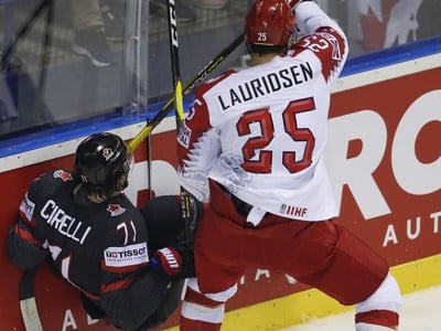 Oliver Lauridsen a Anthony Cirelli