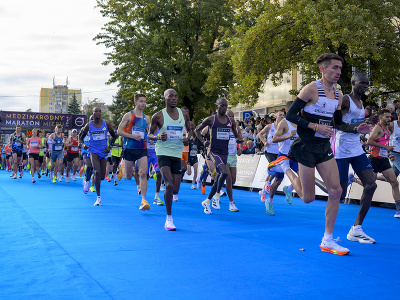 Oficiálny štart maratóncov počas
