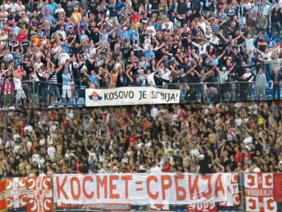 Fanúšikovia sa zhodli: Kosovo je Srbsko