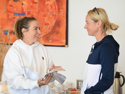 Na snímke slovenské tenistky Kristína Kučová a Zuzana Feltsan Kučová