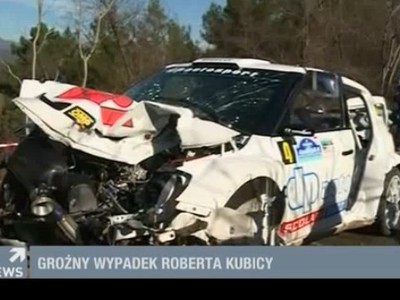 Rozbité auto Roberta Kubicu