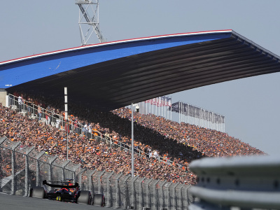 Max Verstappen počas kvalifikácie na Veľkú cenu Holandska