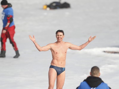 David Vencl utvoril nový svetový rekord v plávaní pod ľadom