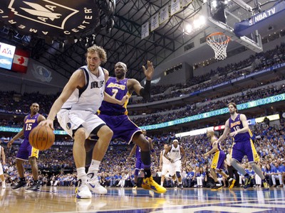Dirk Nowitzki v súboji