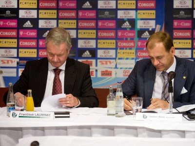 Podpis zmluvy, Vladimír Weiss zostáva trénerom Slovenska