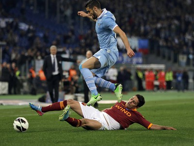Antonio Candreva (hore) a Marquinho (dole)
