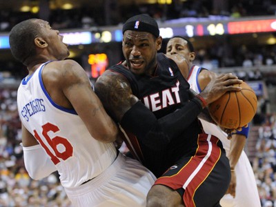 LeBron James a Marreese Speights