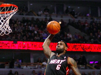 Lebron James zaznamenal 29 bodov
