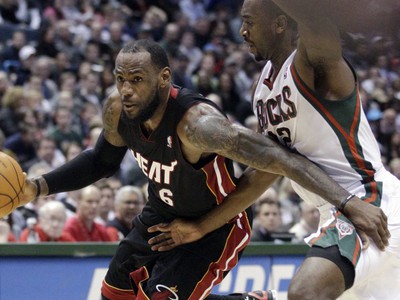 LeBron James Milwaukee a