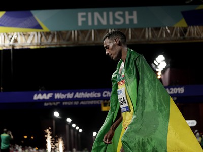 Lelisa Desisa sa stal šampiónom v mužskom maratóne 