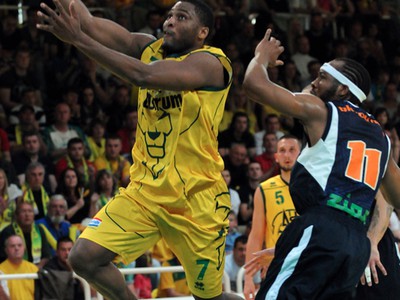 Mike English a J.