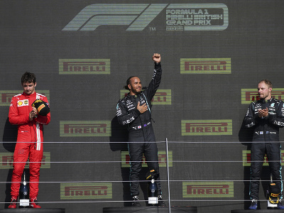 Lewis Hamilton víťazom Veľkej ceny Veľkej Británie